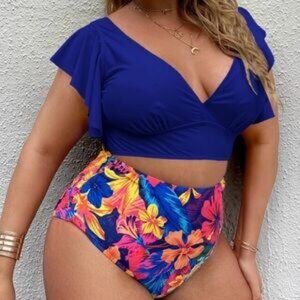 Beautiful Women's Floral Ruffled Bikini 1X/16W